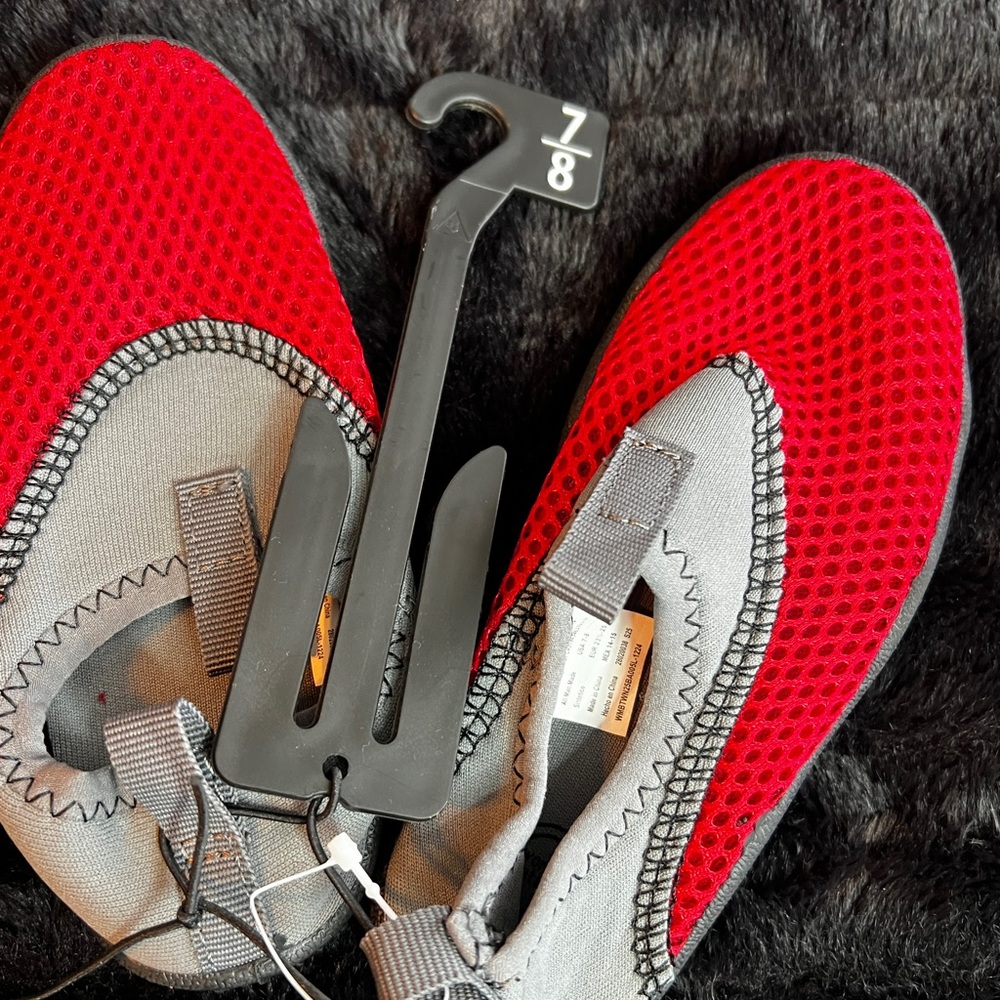 Wonder Nation Black and Red Mesh Water Shoes